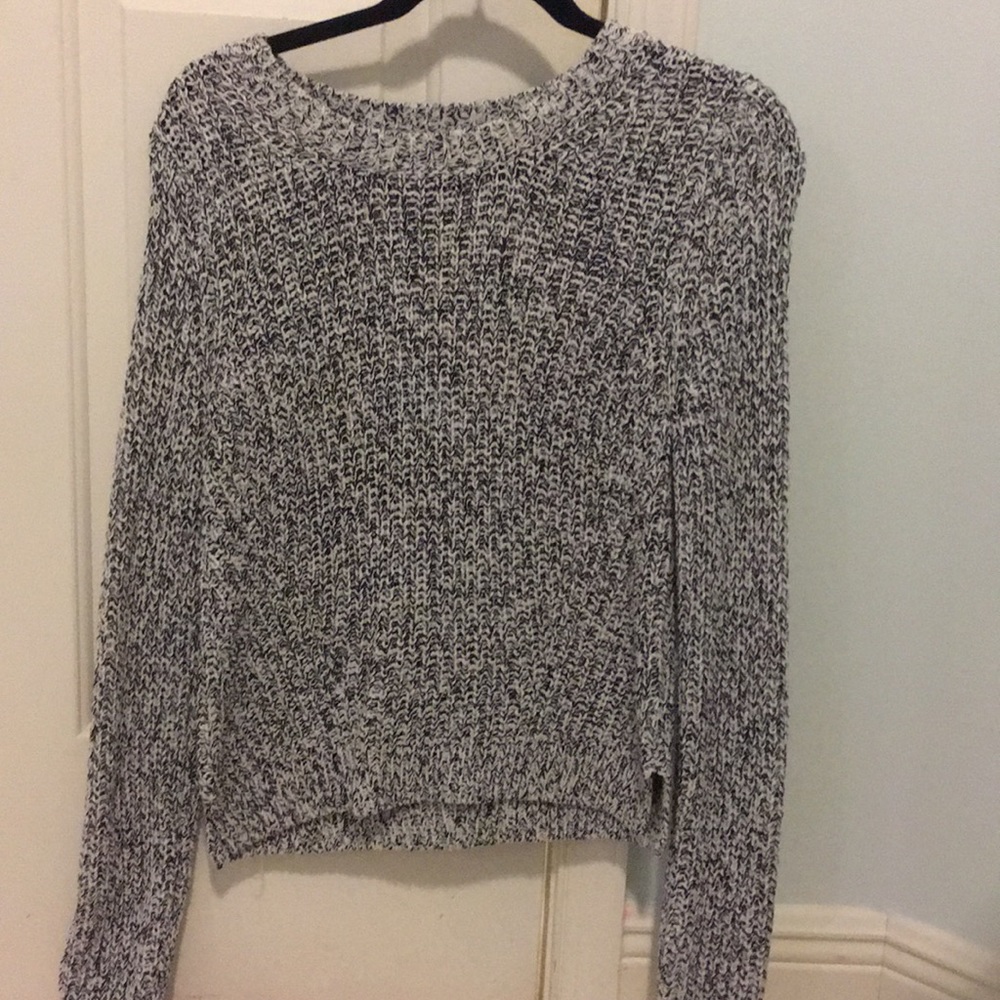 HM cable knit sweater black and white
